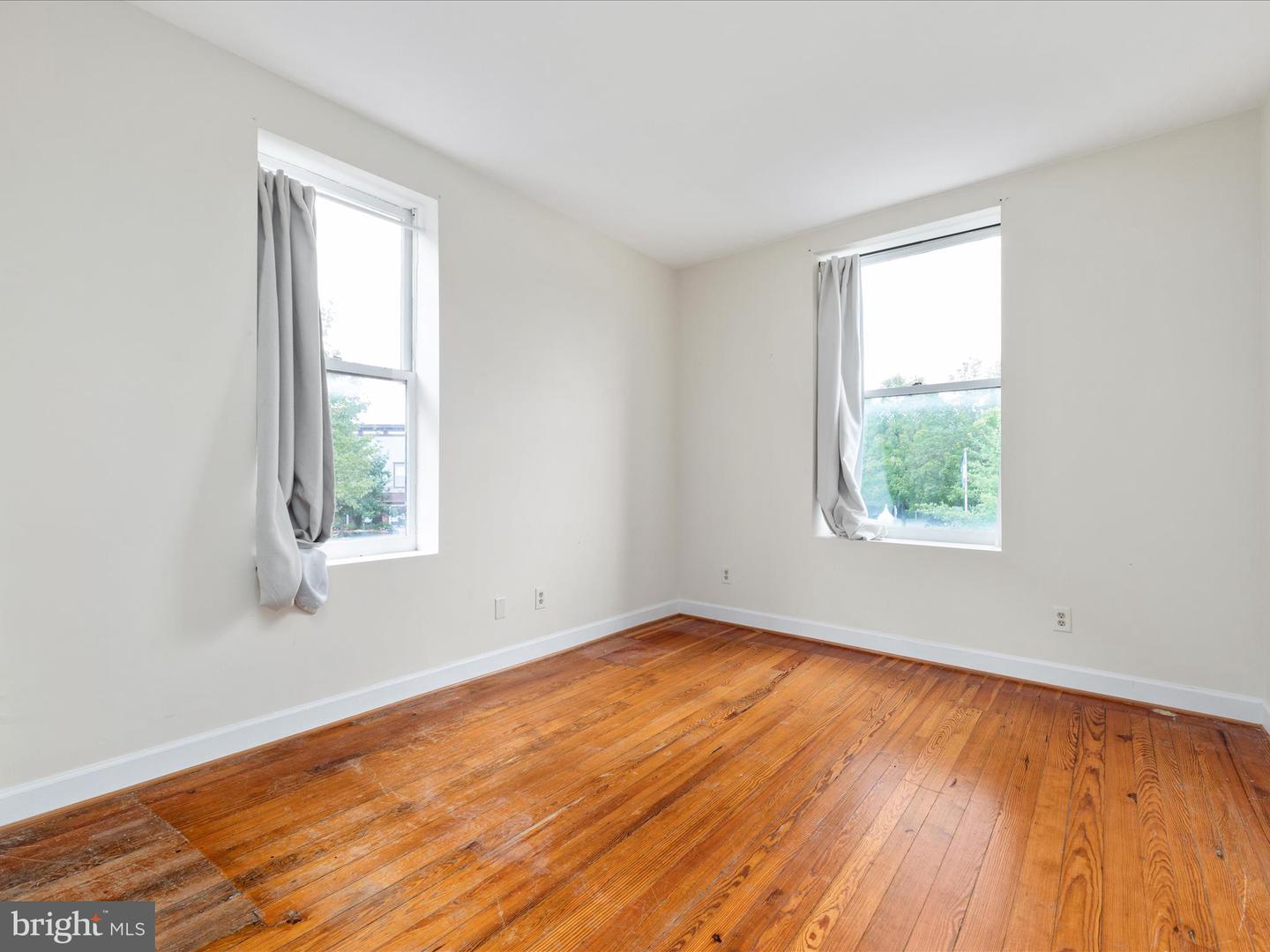 401 E Main St #b Property Photo 7