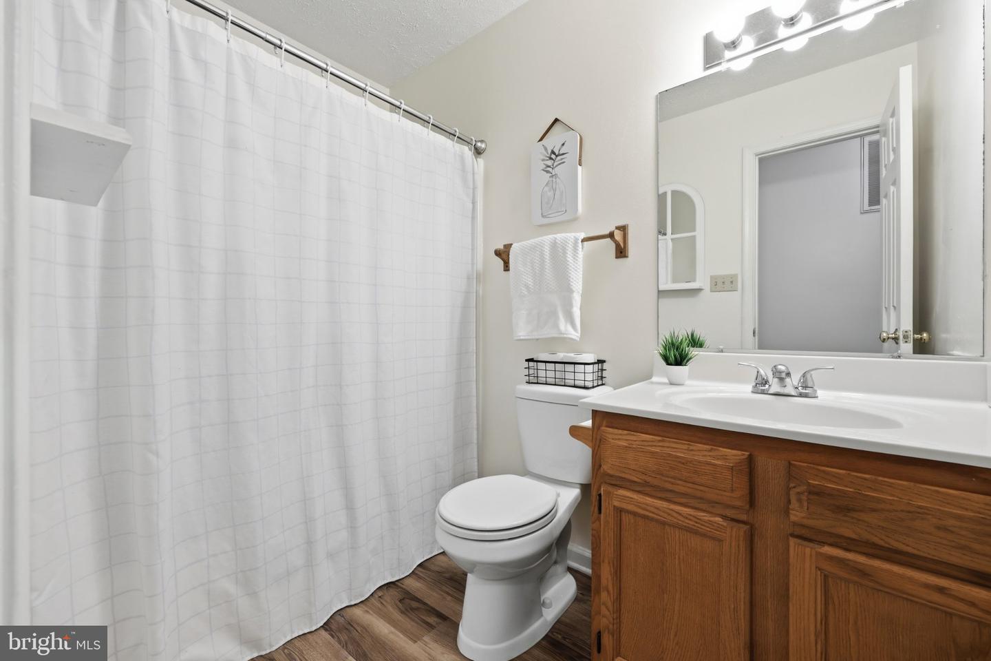 573 Lewis St Property Photo 28