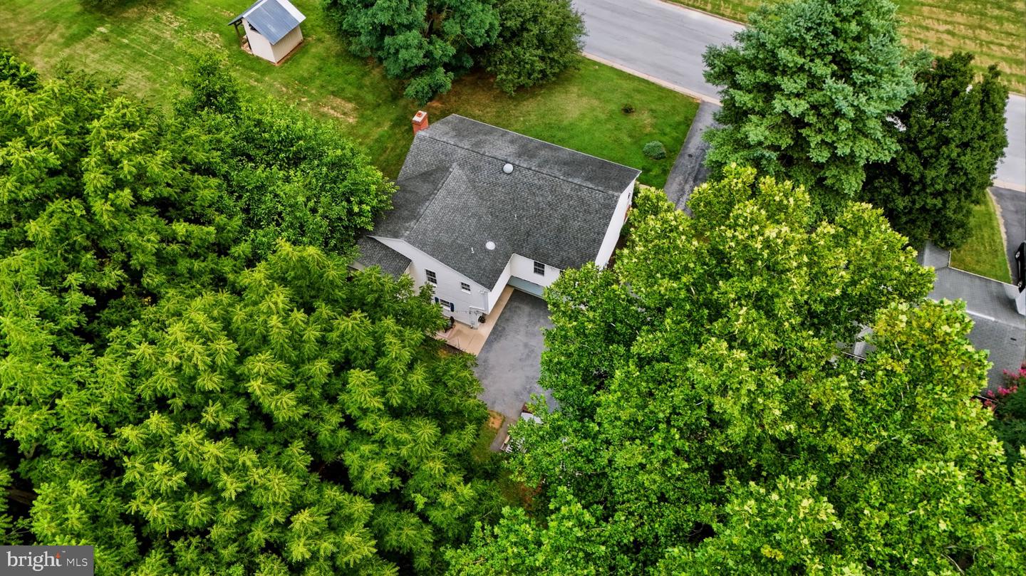 573 Lewis St Property Photo 48
