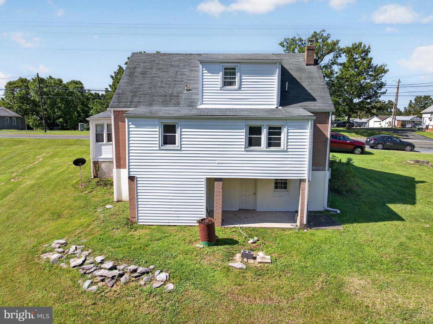 1232 Strasburg Rd Property Photo 6