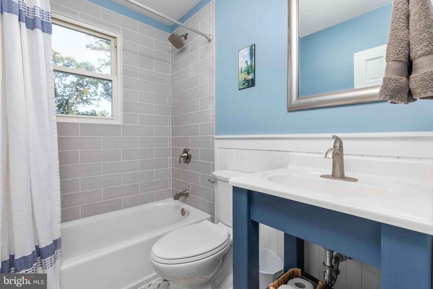 129 Property Photo 11
