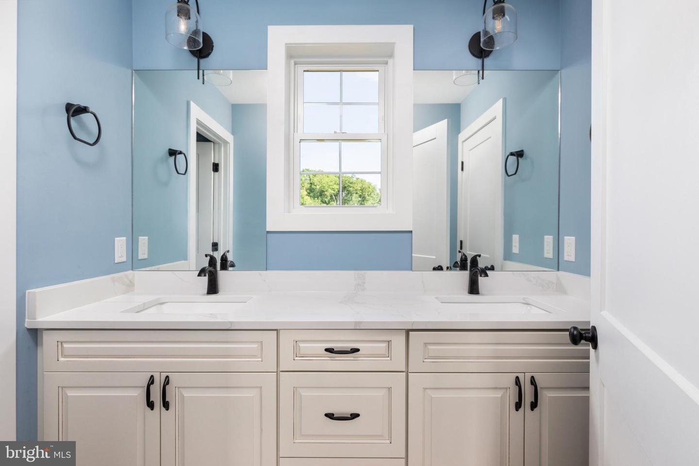 129 Property Photo 110