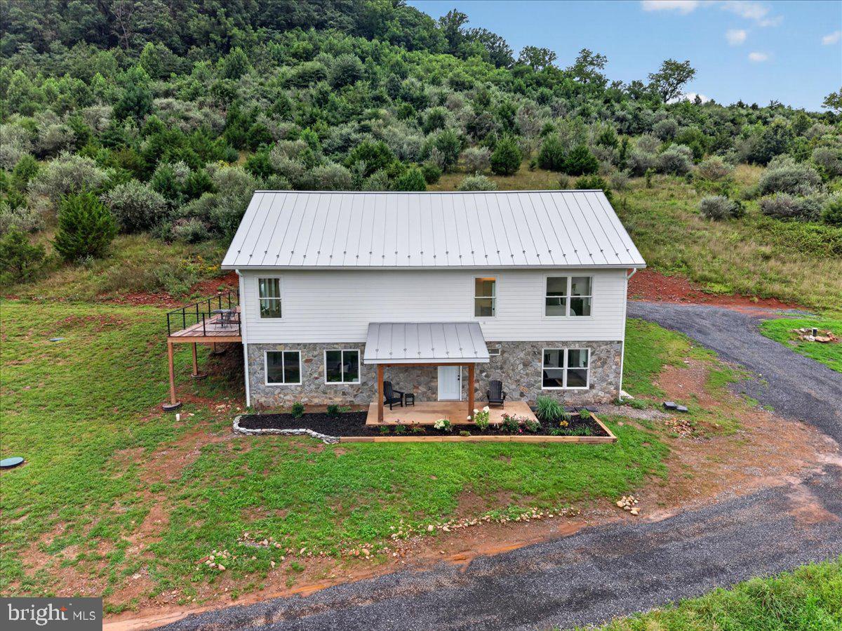 720 Gooney Manor Loop Property Photo 1