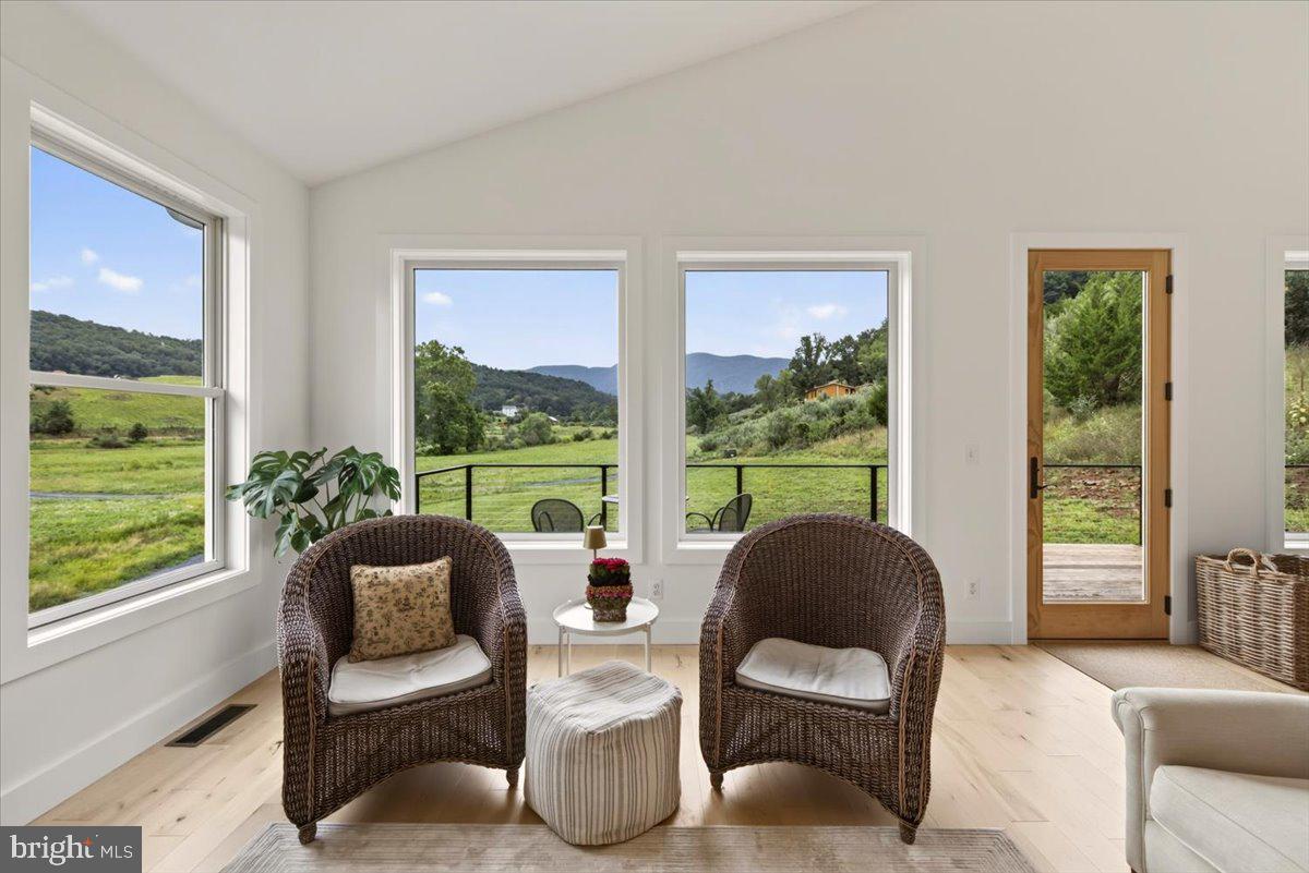 720 Gooney Manor Loop Property Photo 10