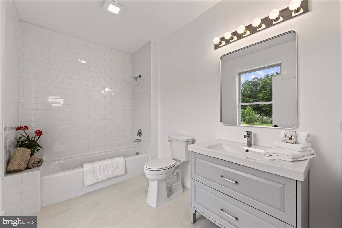 720 Gooney Manor Loop Property Photo 27