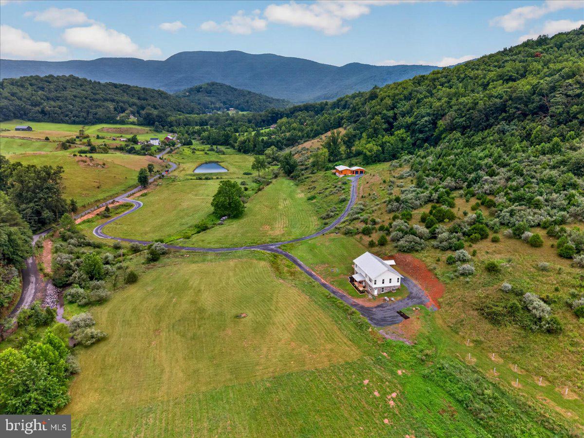720 Gooney Manor Loop Property Photo 77