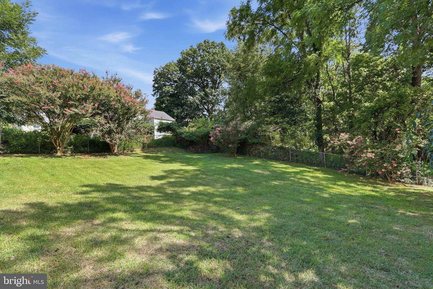 19 Fairview Ave Property Photo 37