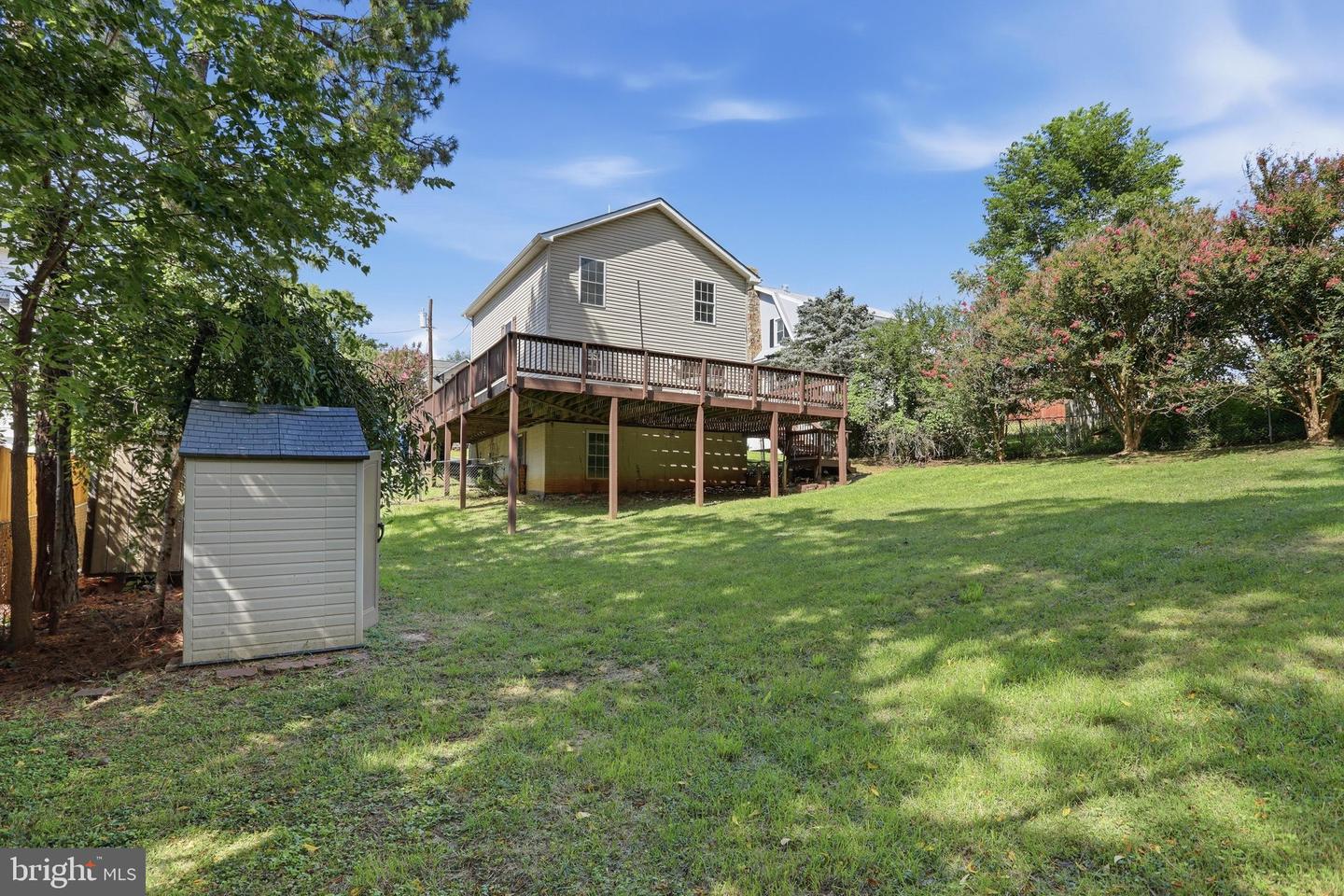 19 Fairview Ave Property Photo 38