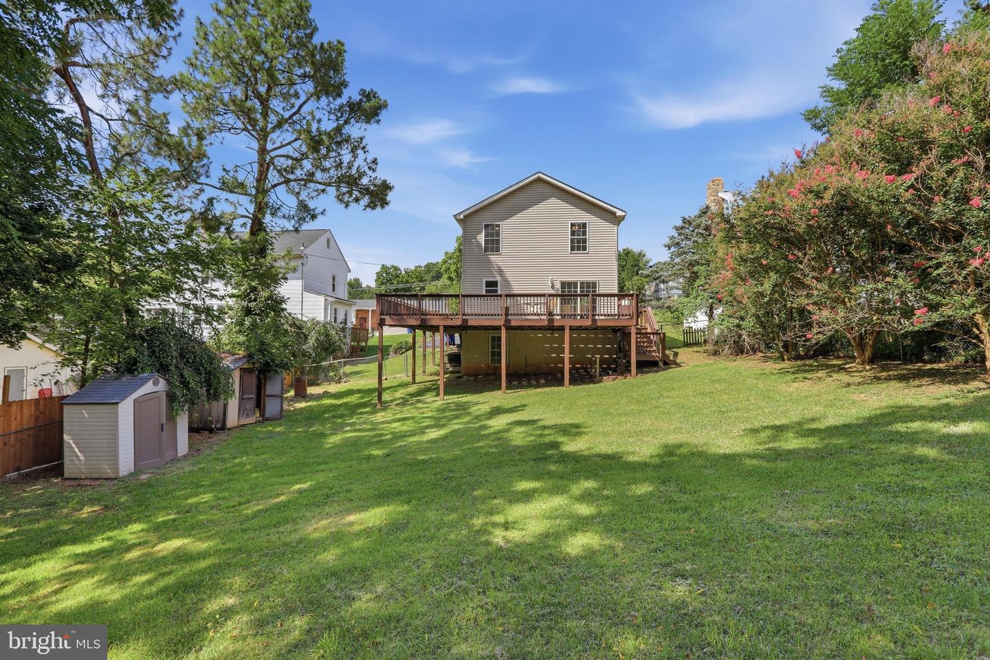 19 Fairview Ave Property Photo 40