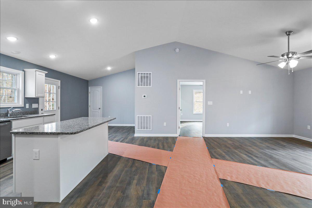 1117 Western Ln Property Photo 7
