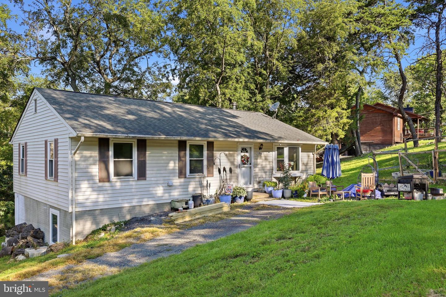 186 Apple Orchard Dr Property Photo 3