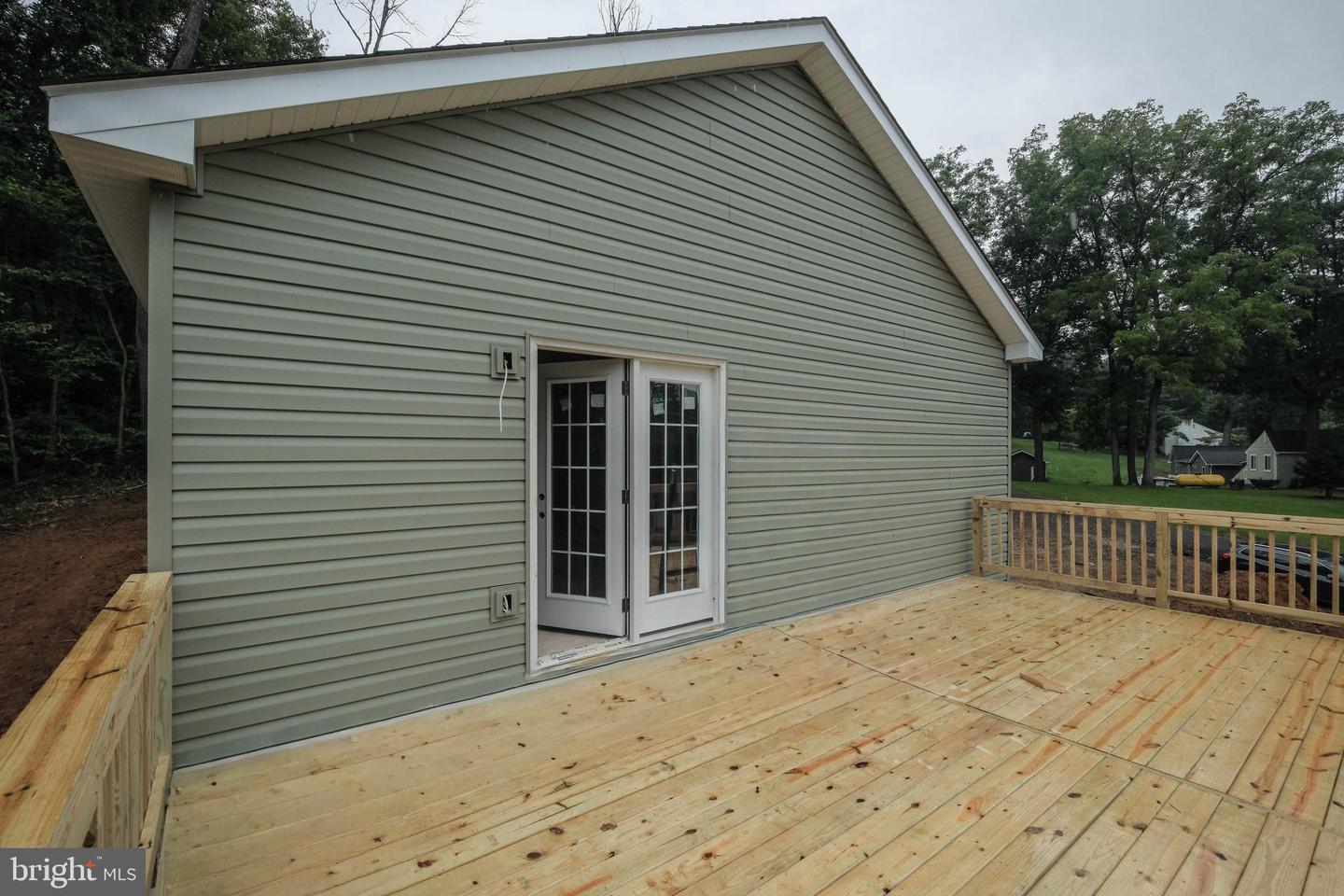 80 Poplar View Rd Property Photo 15