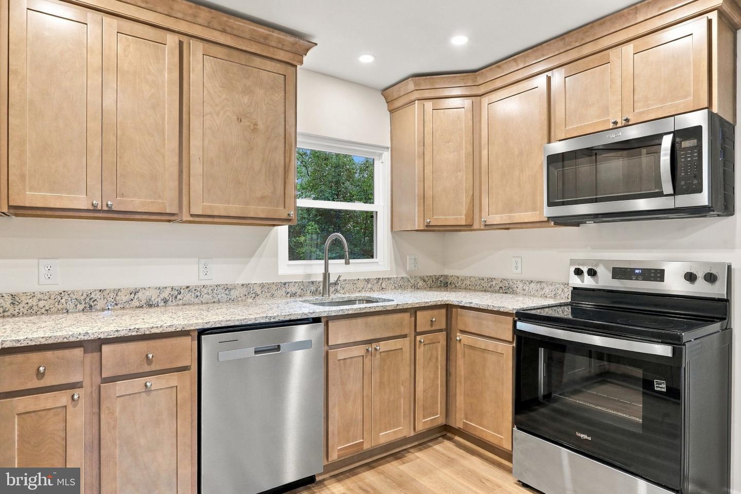 45 Kits Ct Property Photo 5