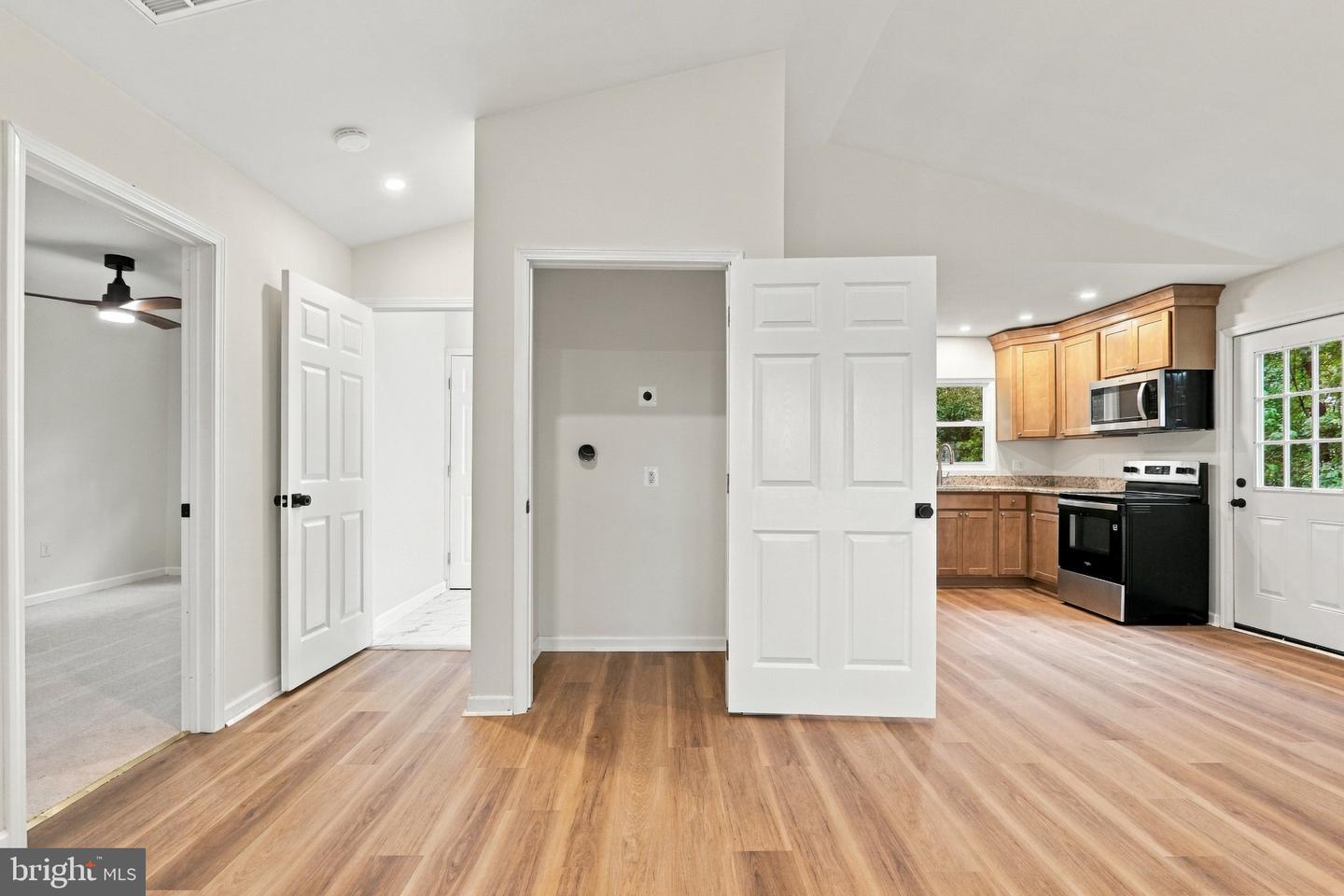 45 Kits Ct Property Photo 14