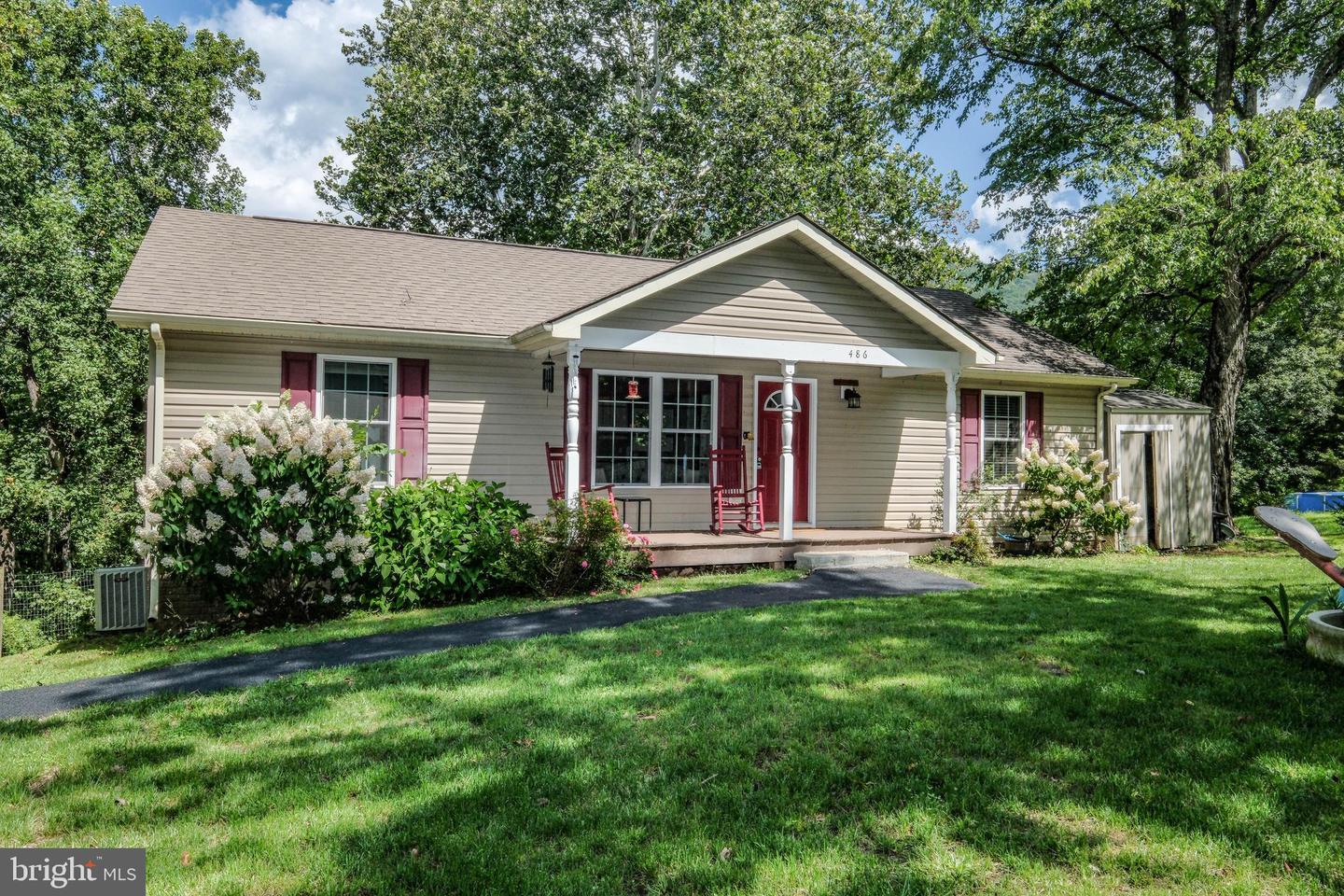 486 HIDDEN VIEW LN