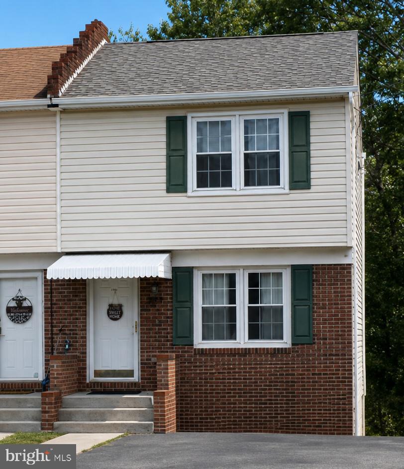 823 N SHENANDOAH AVE Property Photo 1