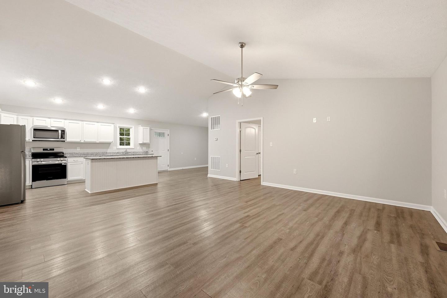 430 Vaught Dr Property Photo 3