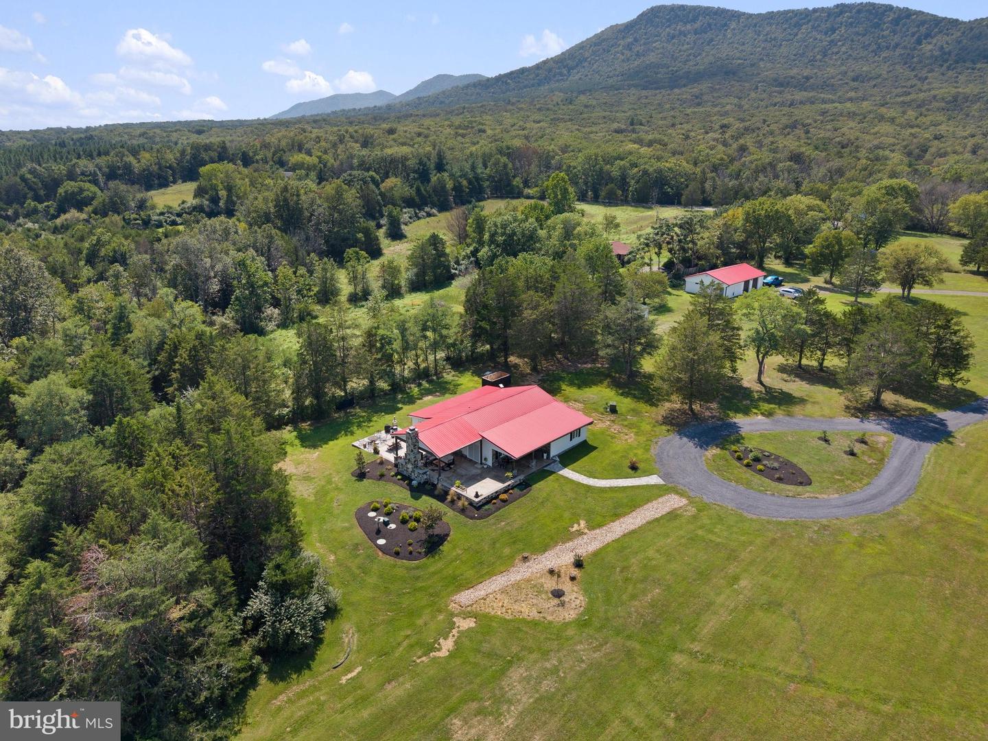 50 Rolling Valley Ln Property Photo 1