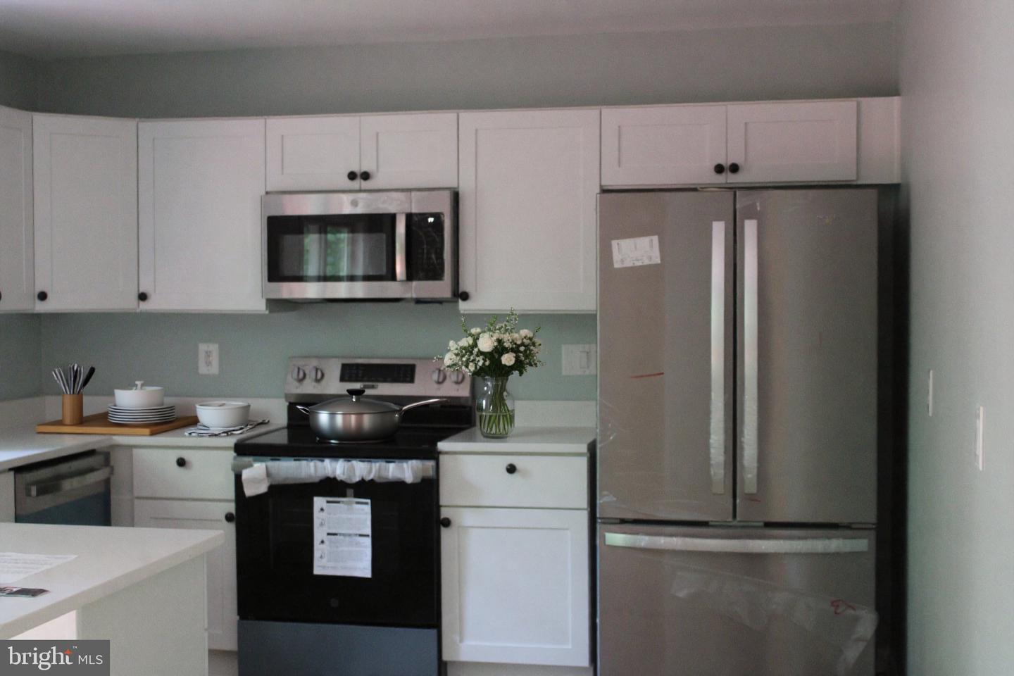 28 Henry Way Property Photo 7
