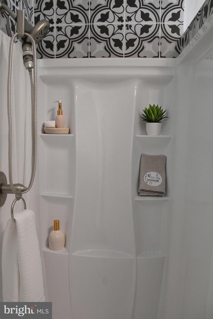 28 Henry Way Property Photo 14