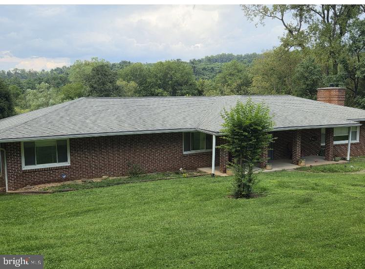 35 Lake Front Rd Property Photo 1