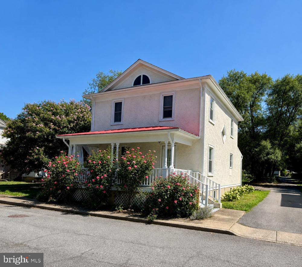 213 E Stonewall Dr Property Photo 2
