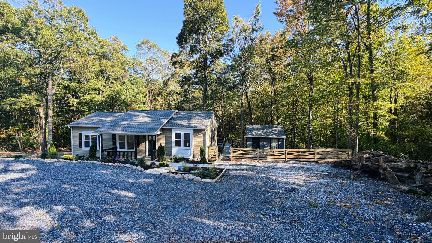 298 Honey Farm Ln Property Photo 3
