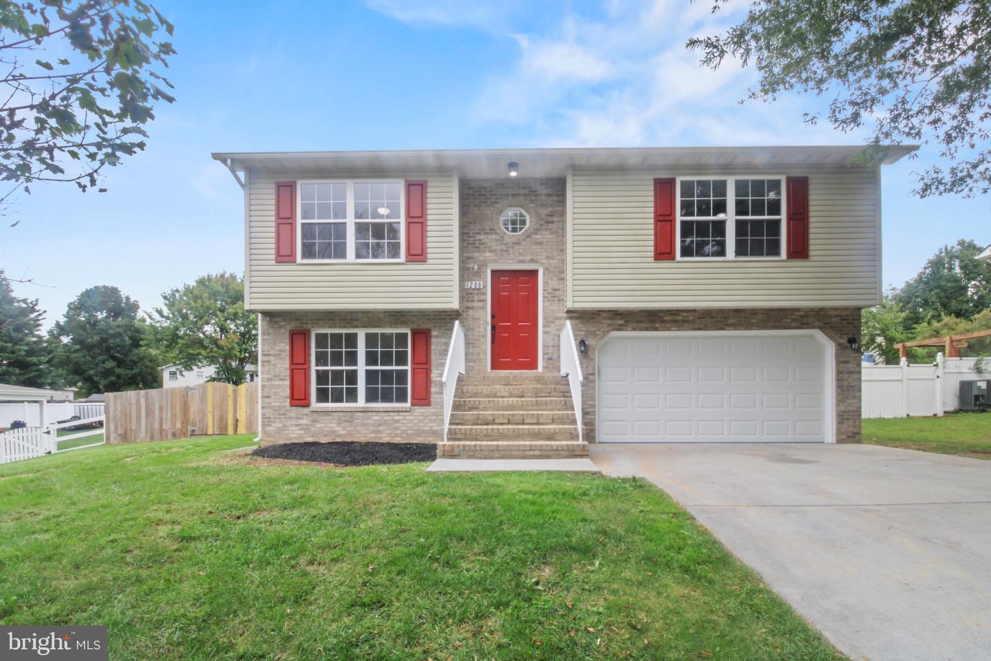 1208 Devin Ct Property Photo 1