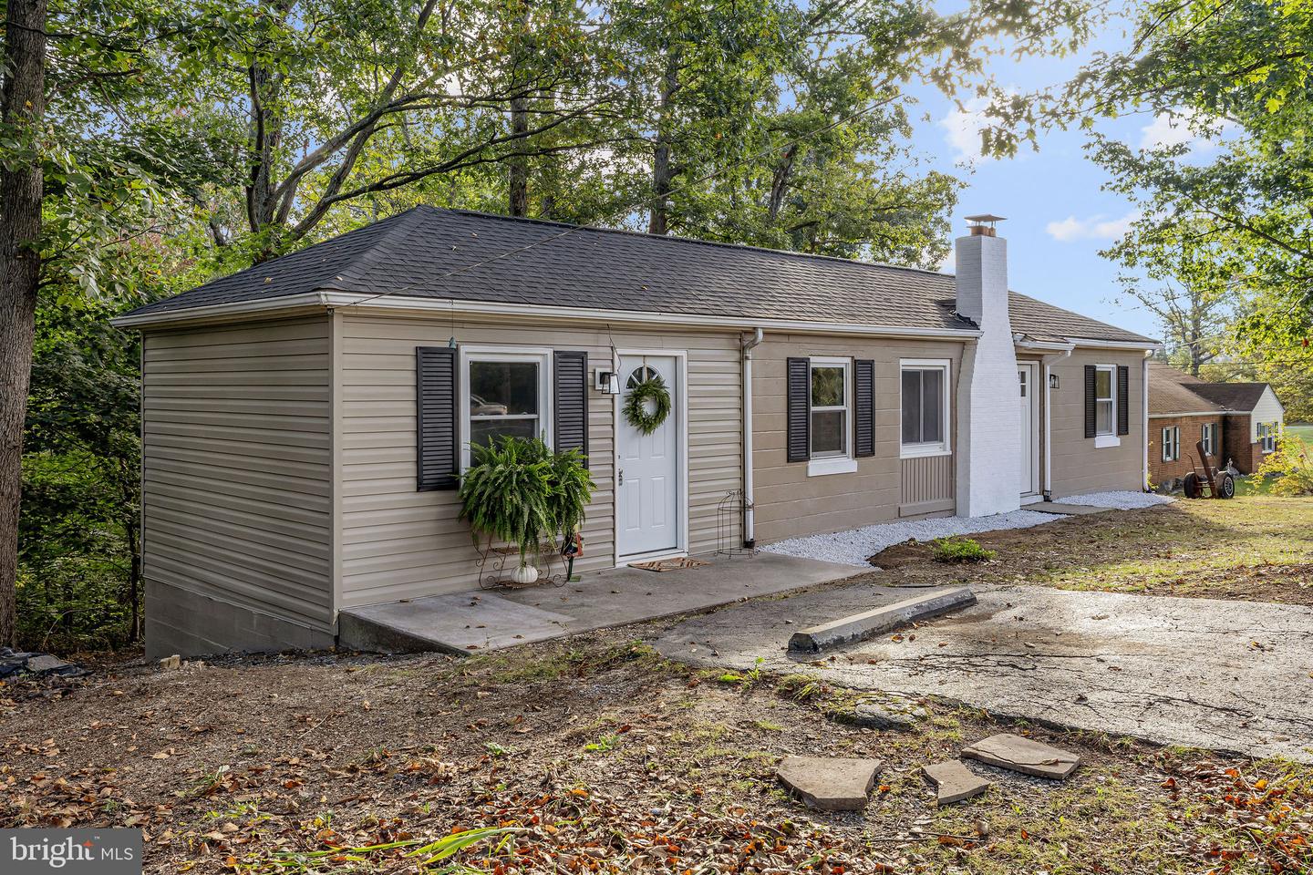 1716 Strasburg Rd Property Photo 2