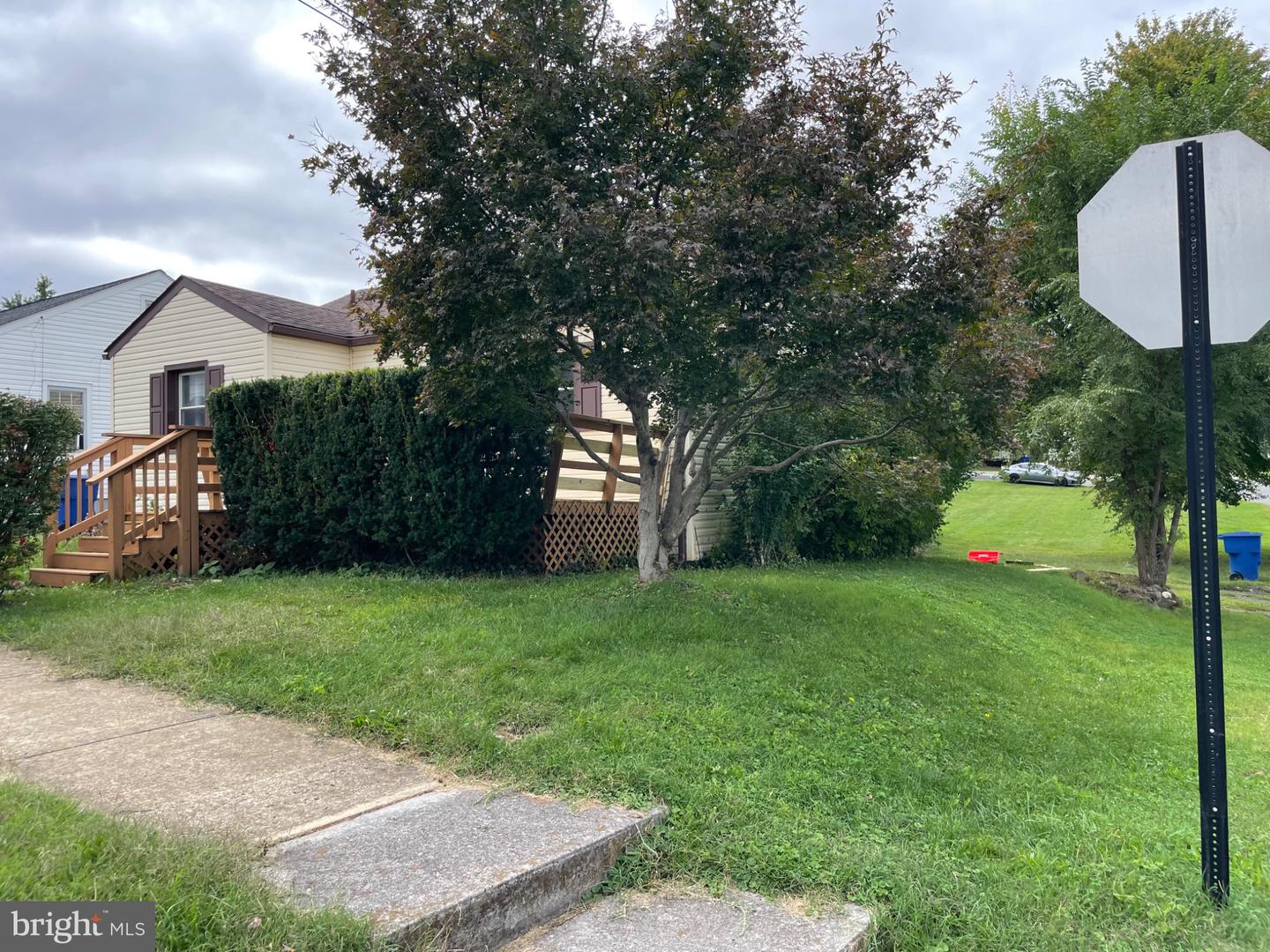 646 Belair Ave Property Photo 8