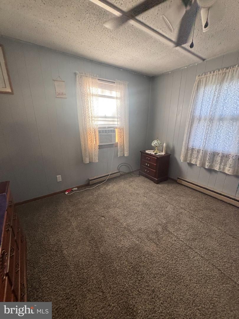 208 E 16th St Property Photo 5