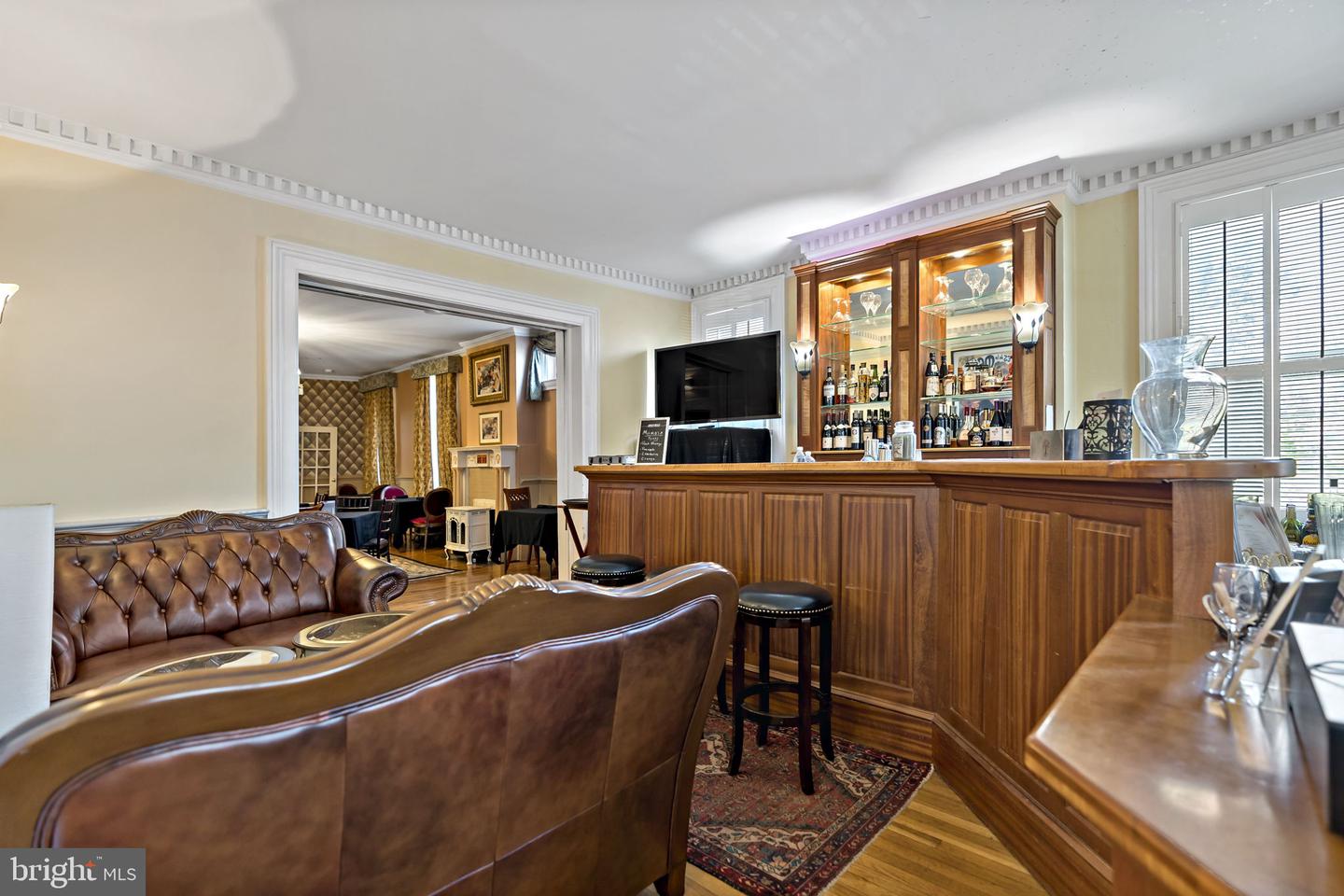 409 S Queen St Property Photo 13