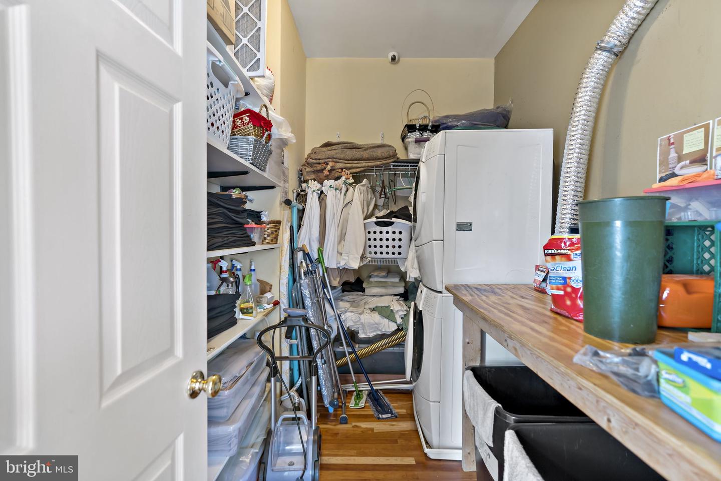 409 S Queen St Property Photo 75