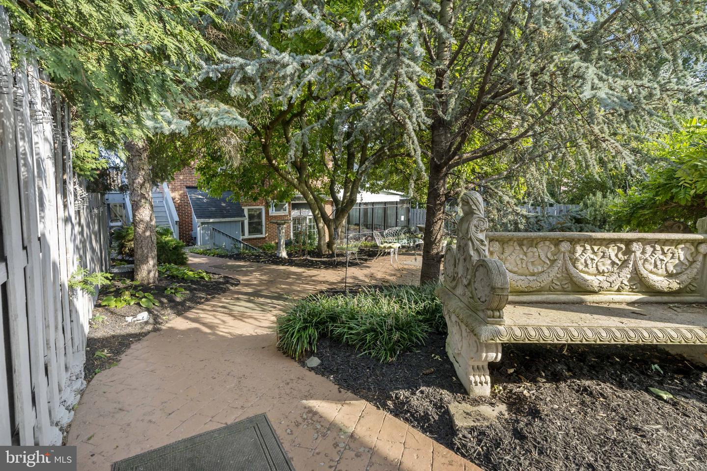 409 S Queen St Property Photo 97