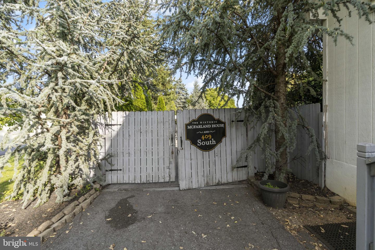 409 S Queen St Property Photo 101