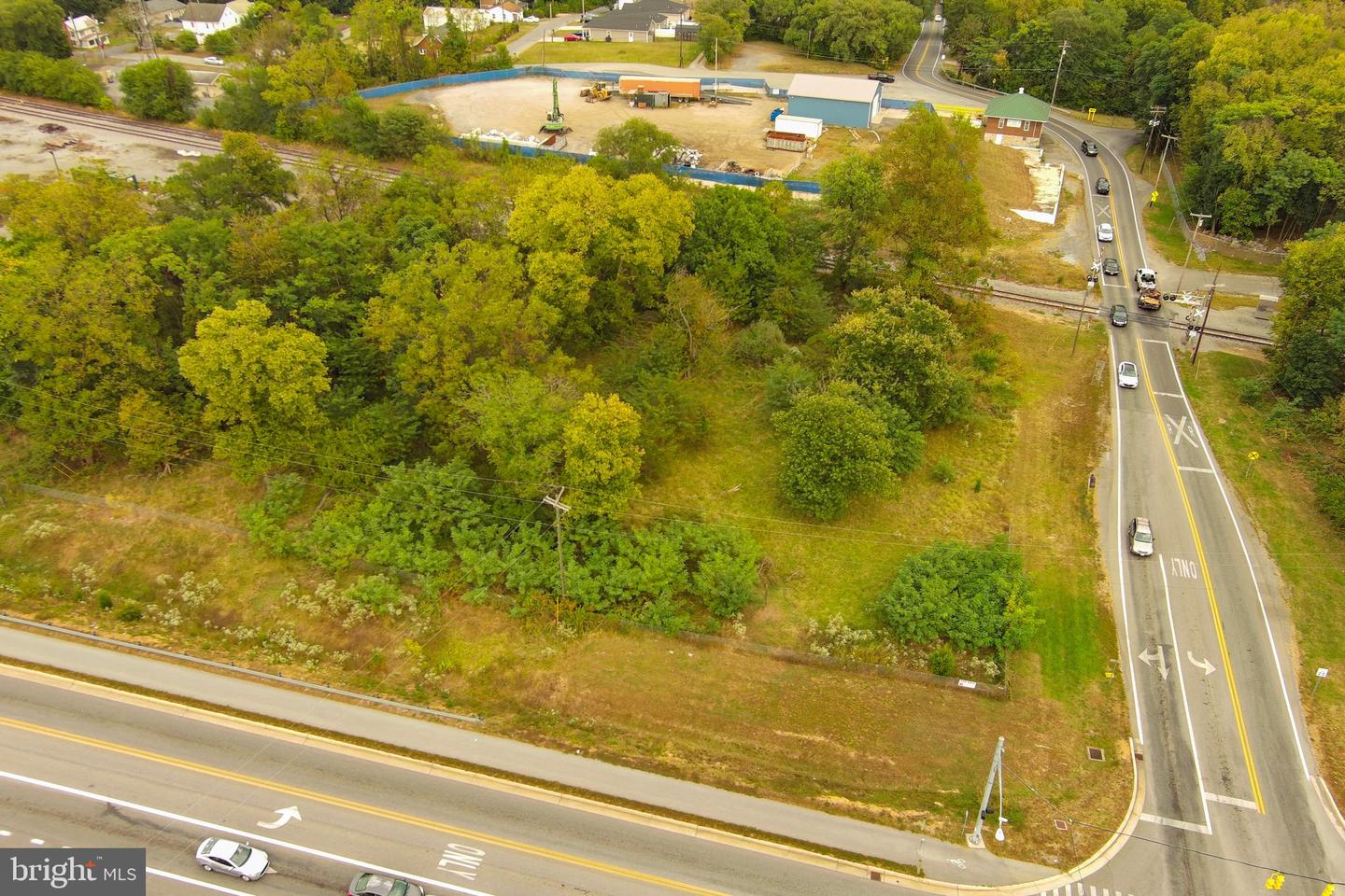 310-312 Adams St W Property Photo 9