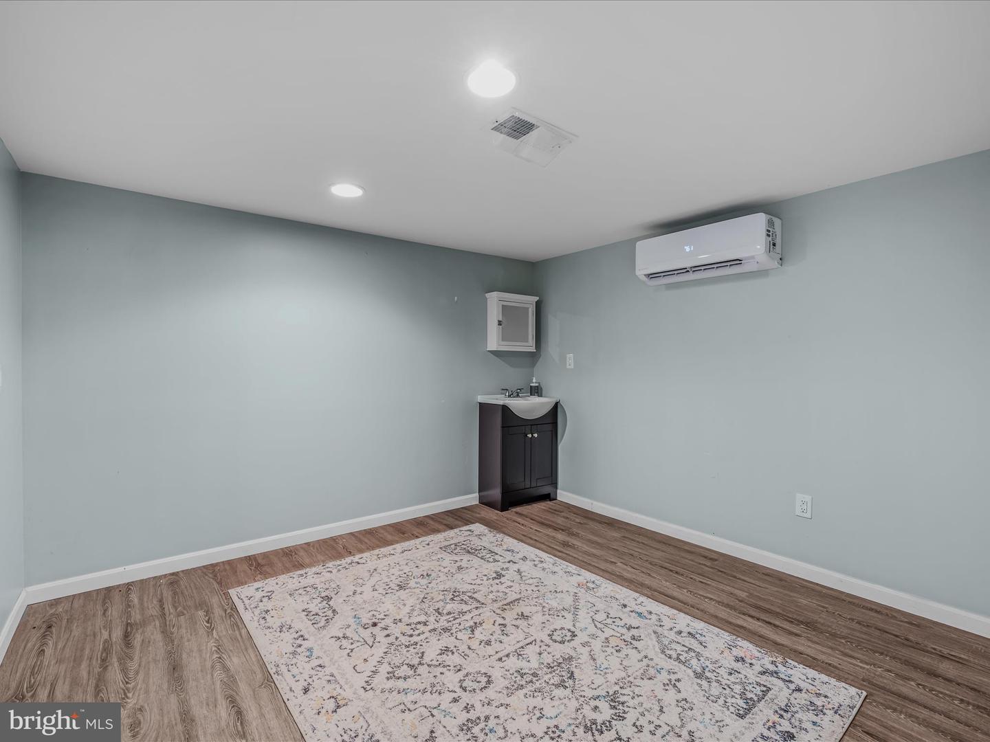 1864 Winchester Ave Property Photo 54