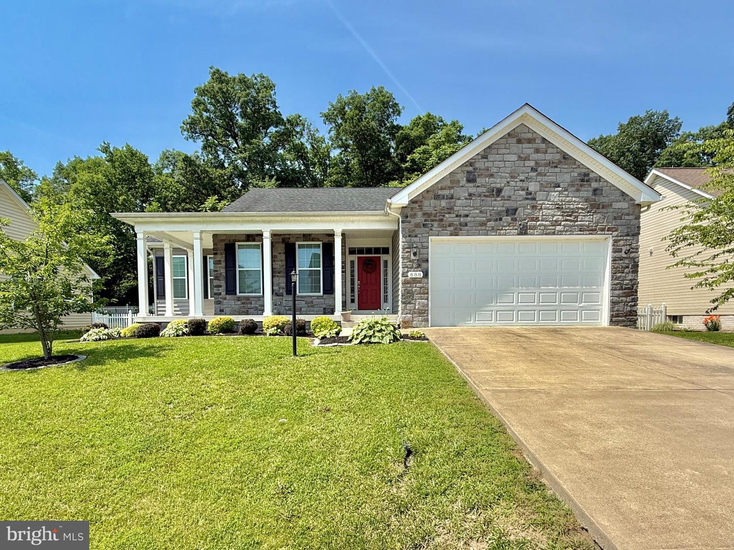 688 Webber Springs Dr Property Photo 1