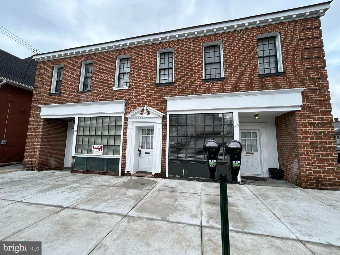 312 W King St #a Property Photo 1