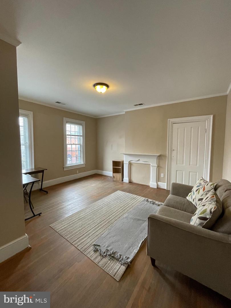 312 W King St #a Property Photo 5