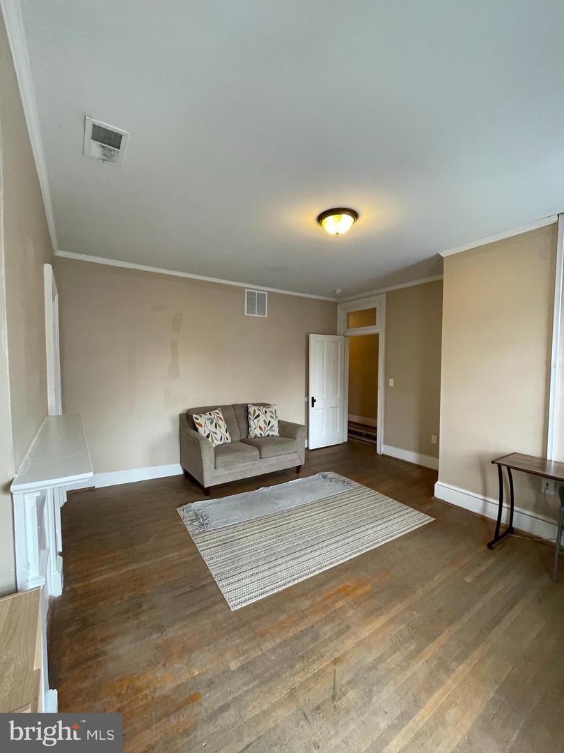 312 W King St #a Property Photo 7