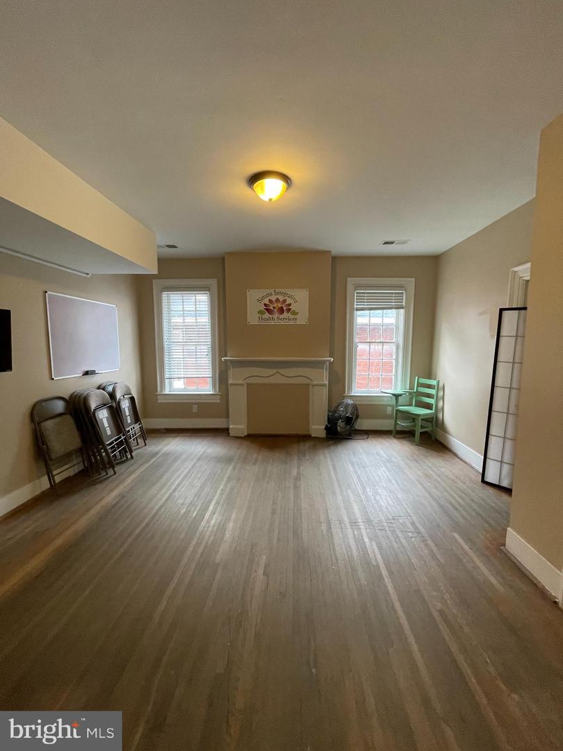 312 W King St #a Property Photo 9