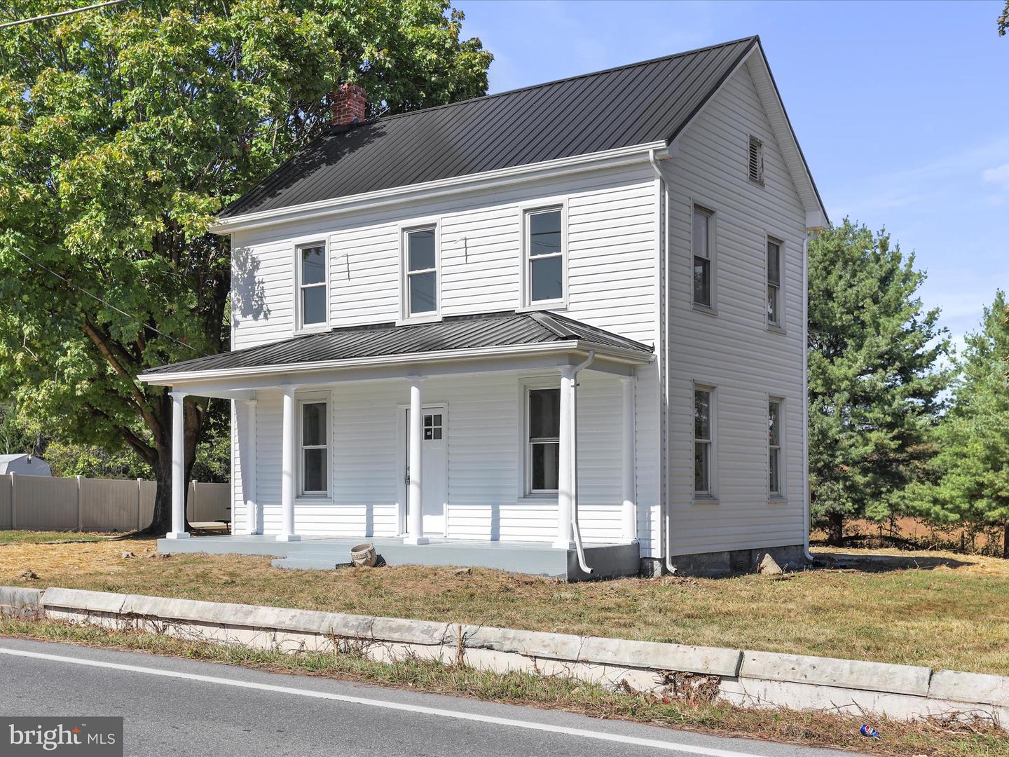 3223 Grade Rd Property Photo 4