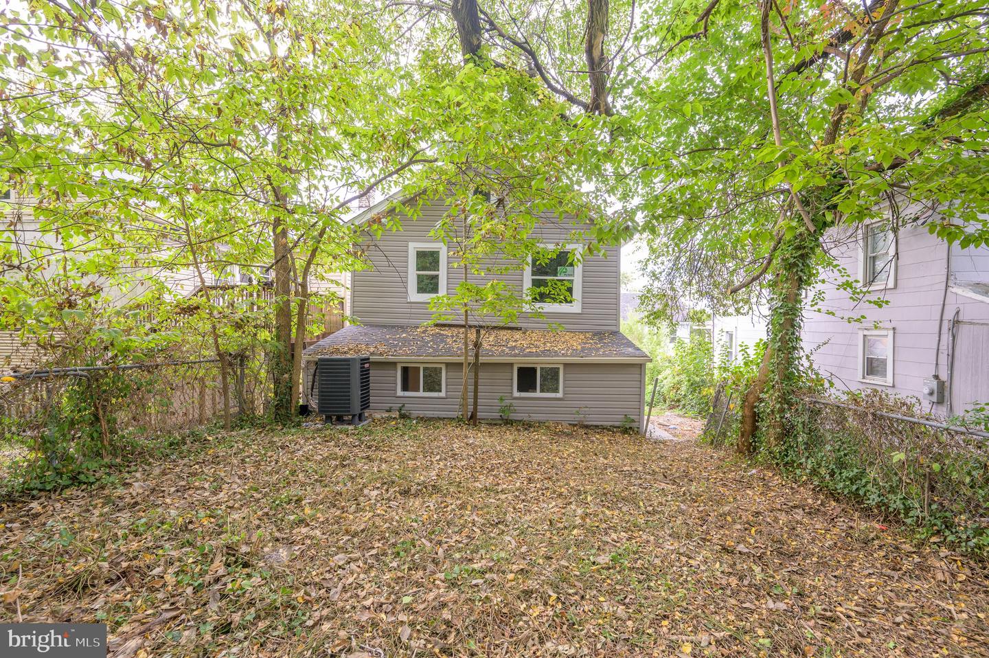 211 E Liberty St Property Photo 9