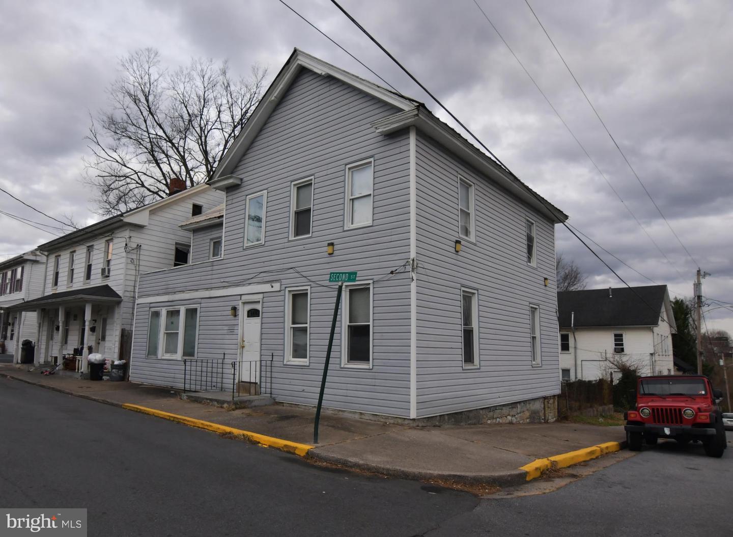 601 Second St Property Photo 1