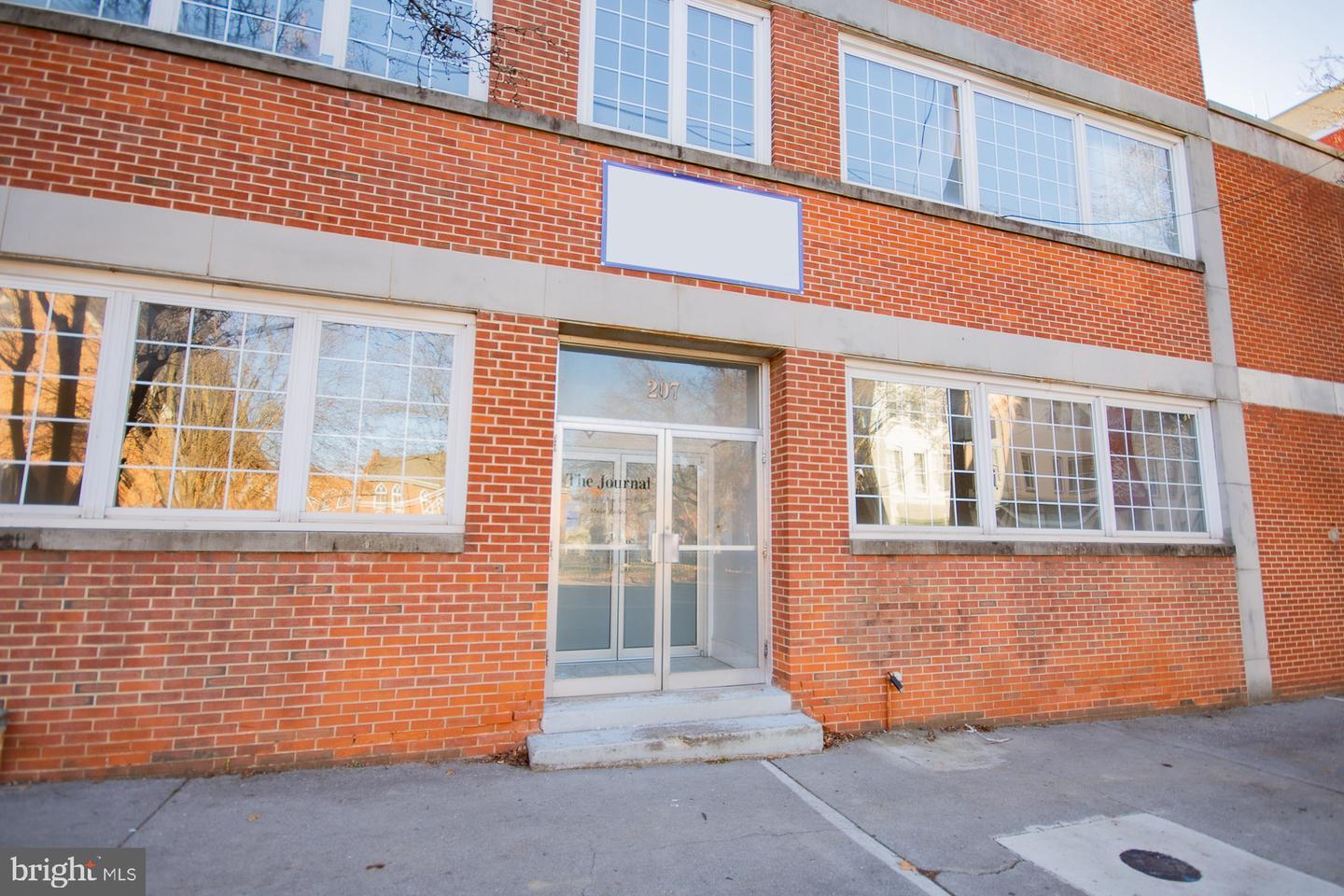 207 W King St Property Photo 6