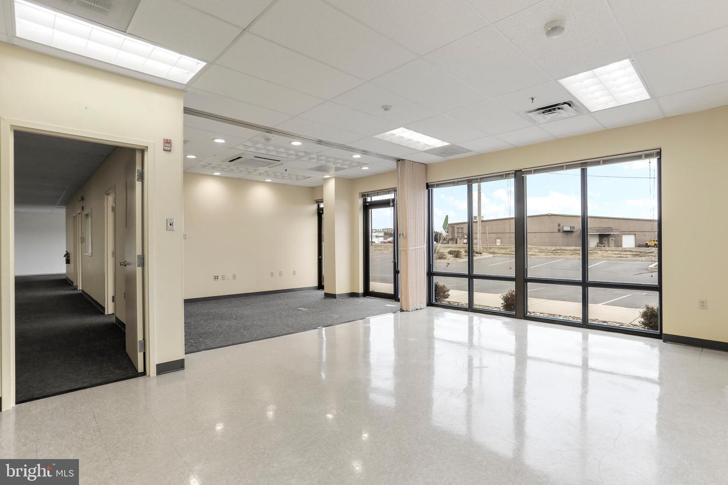 Compass Pointe Property Photo 34