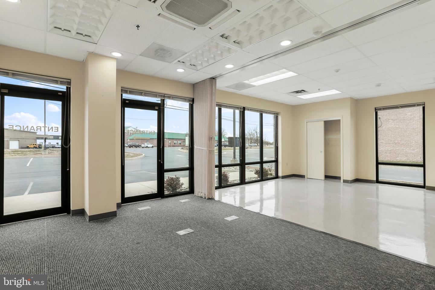 Compass Pointe Property Photo 36