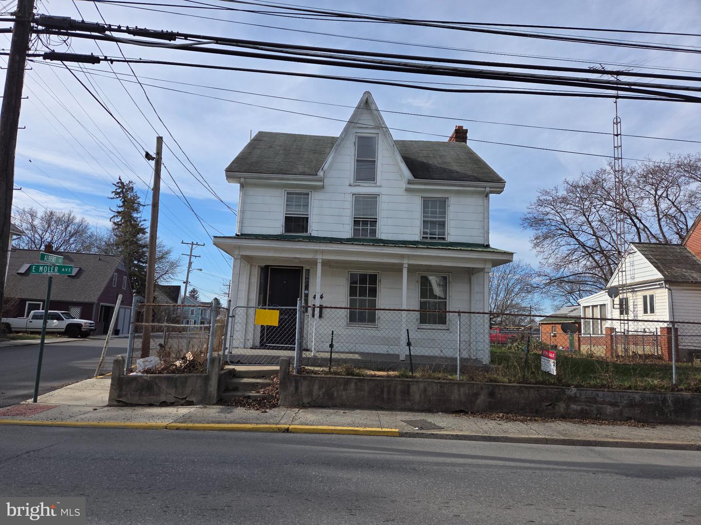424 E Moler Ave Property Photo 1