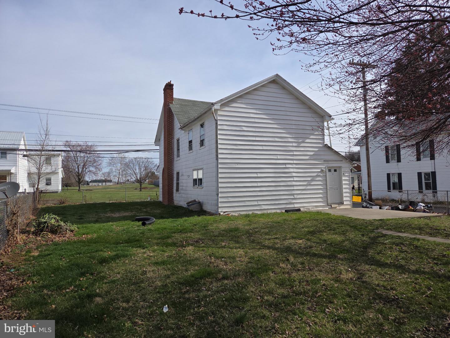 424 E Moler Ave Property Photo 2